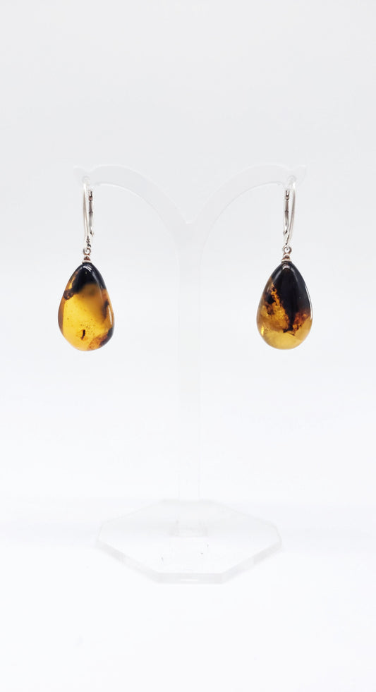 Natural amber earrings – stylish & timeless
