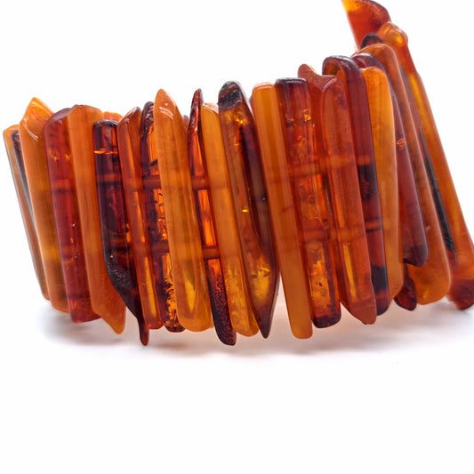 Edler Bernsteinschmuck von Rügen: Elastisches Design-Unikat