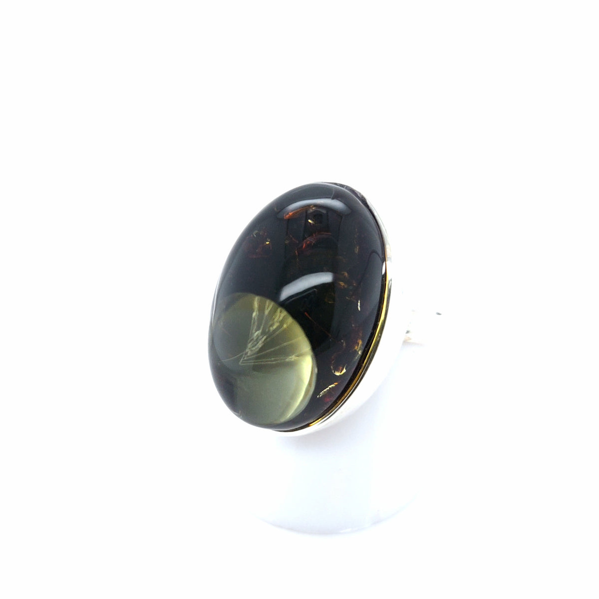 Ring mit tiefgrünem Bernstein oval, 925er Silber – Unikat, verstellbar