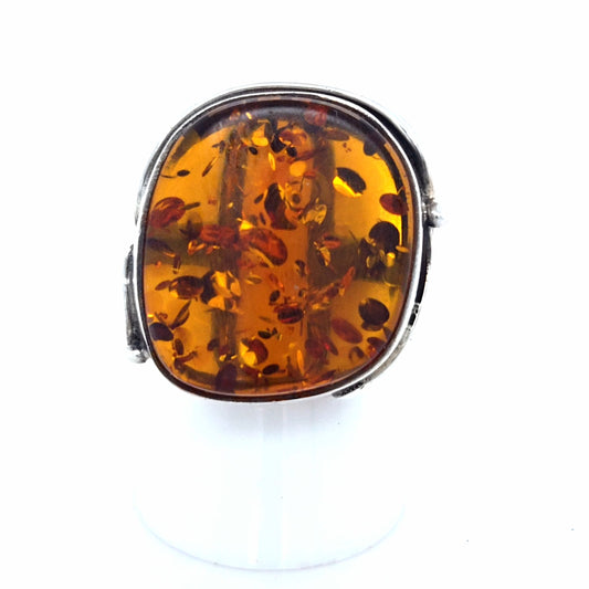 Eleganter Ring aus 925er Silber mit Ostsee-Bernstein Orange