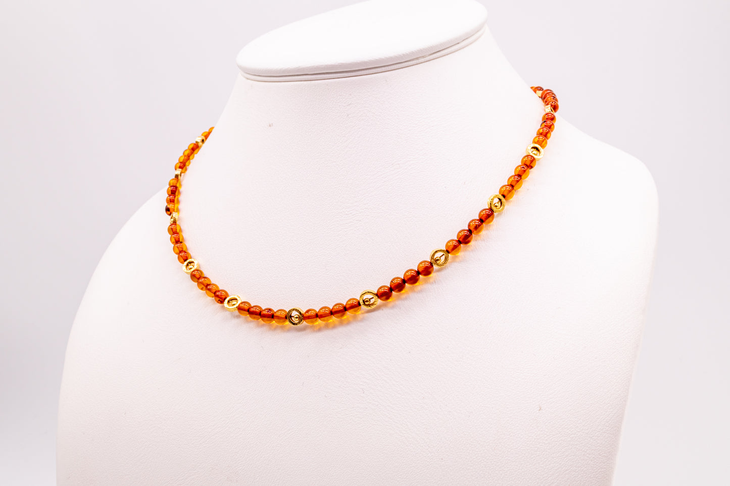 Stylish necklace with amber – exclusive jewelry