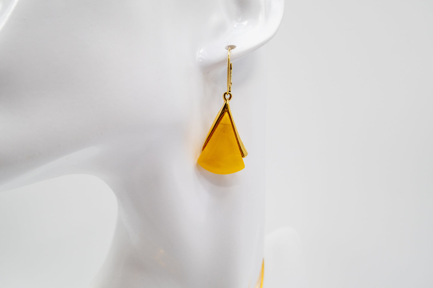 Exclusive gold-plated earrings with genuine amber