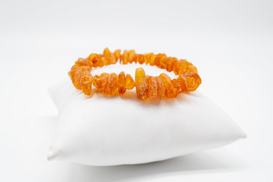 Amber bracelet for women – elastic & comfortable