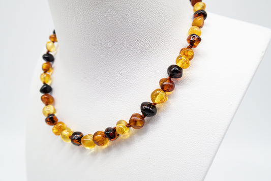 Colored amber baby necklace – gentle beauty for your baby