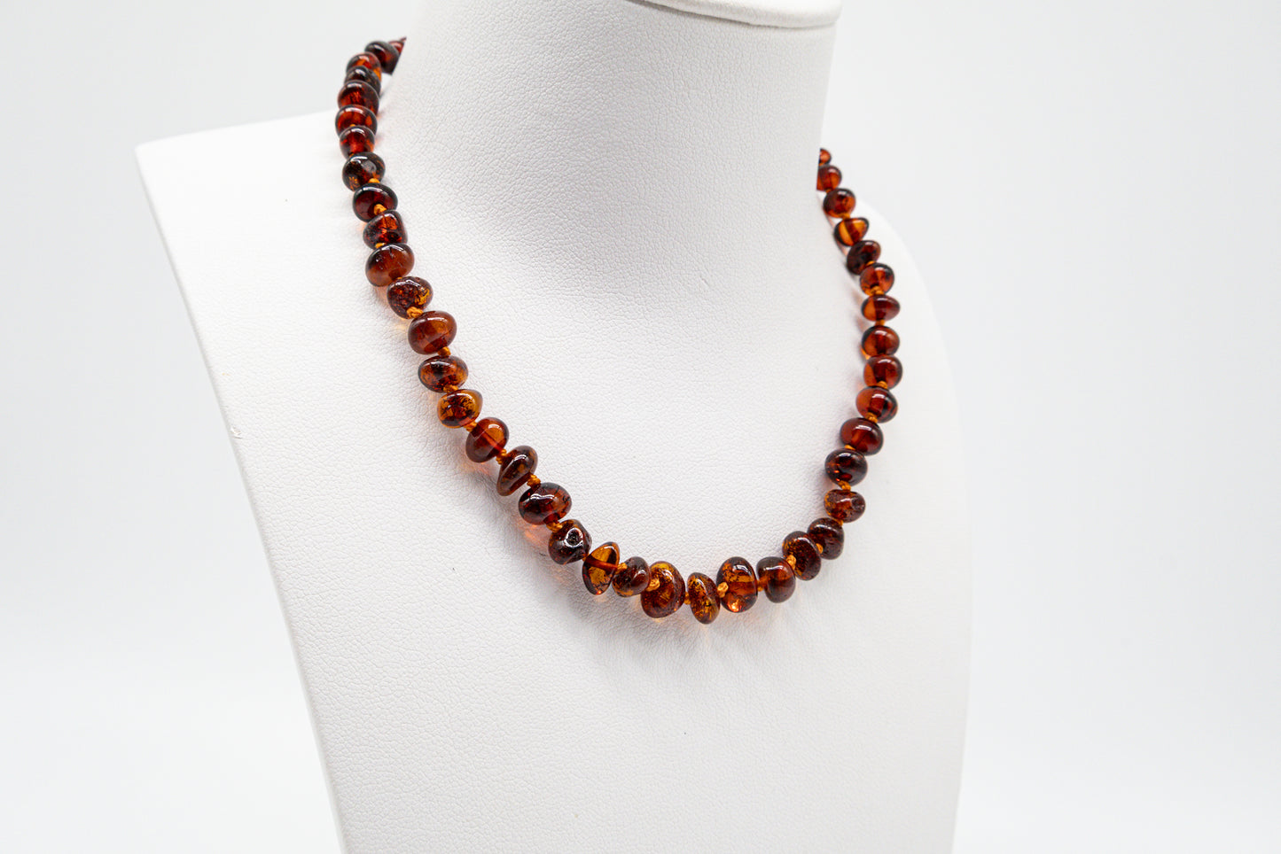 Echt-Baby-Bernstein Kette mit sicherem Verschluss, 32 cm