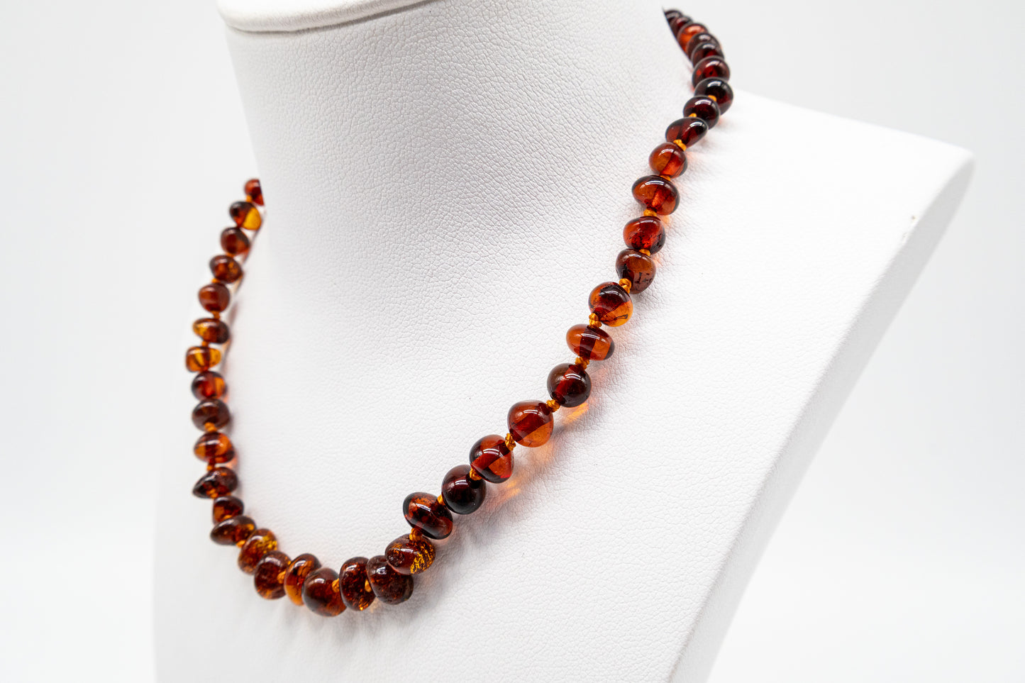 Echt-Baby-Bernstein Kette mit sicherem Verschluss, 32 cm