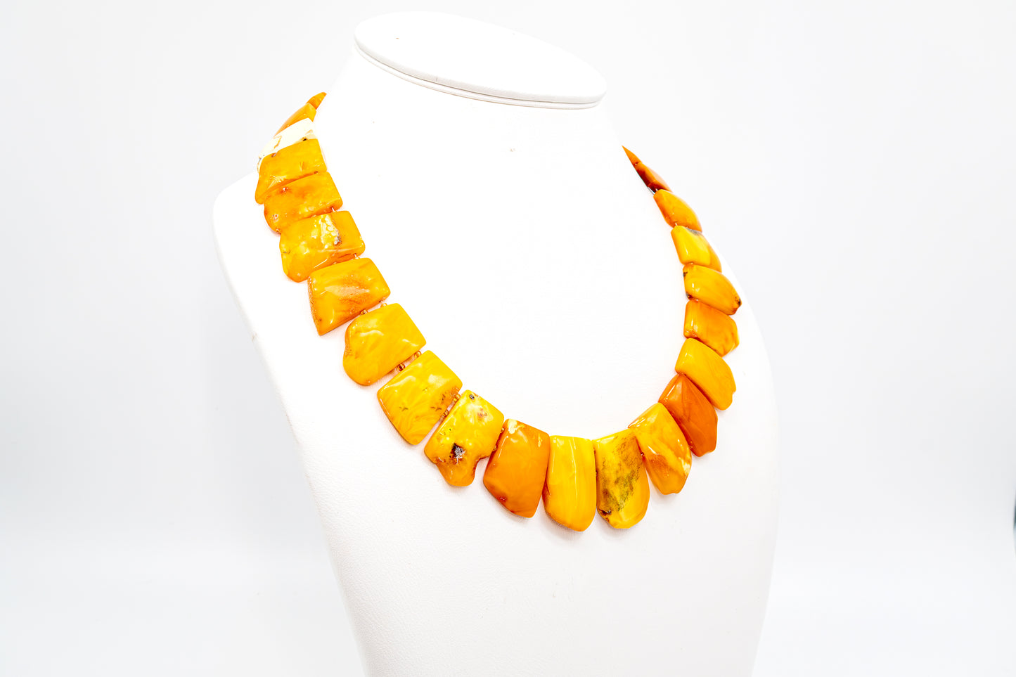 Unique necklace made of yellow amber – 52 cm