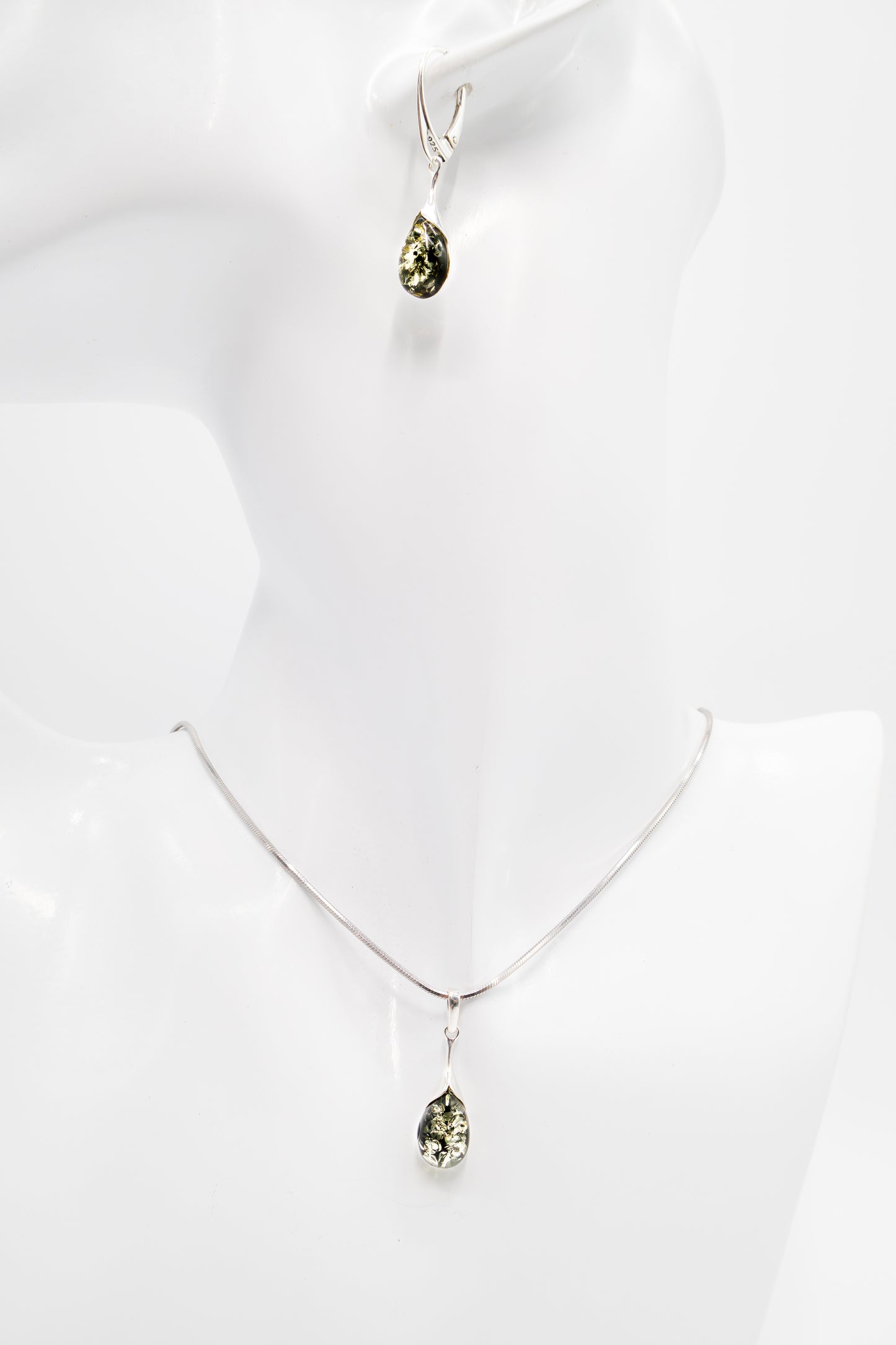 Edles Silber-Schmuckset mit tropfenförmigem Bernstein