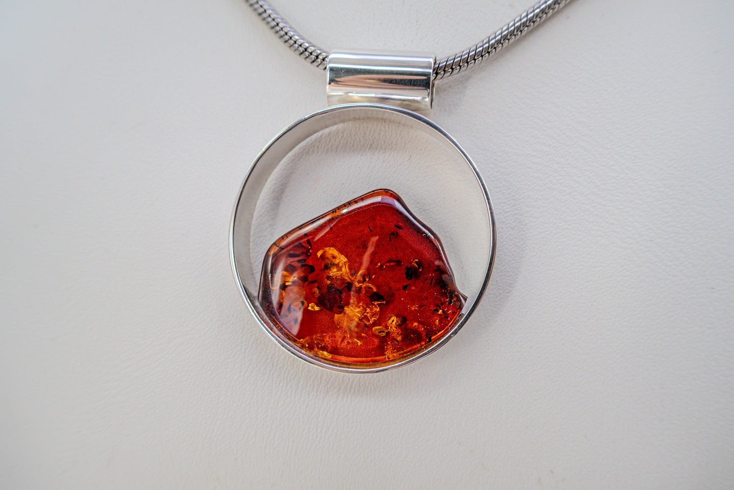 Unique pendant silver with amber online
