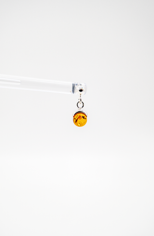 Silver stud earrings with amber – ideal for every day