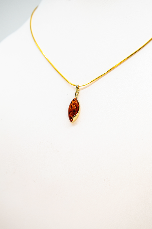 Handgefertigter Bernstein Anhänger – vergoldetes Design