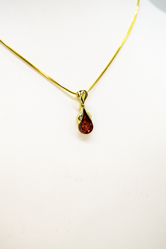 Amber pendant – gold-plated jewelry