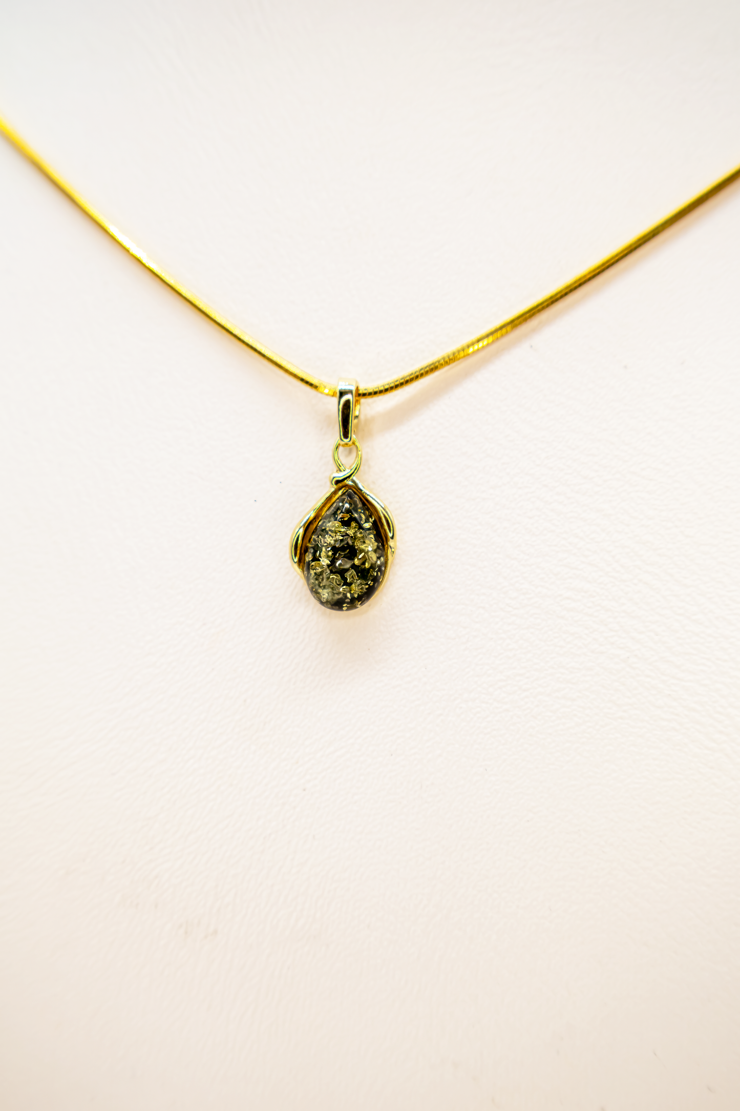 Exklusiver Bernstein Schmuck – Anhänger mit Bedeutung