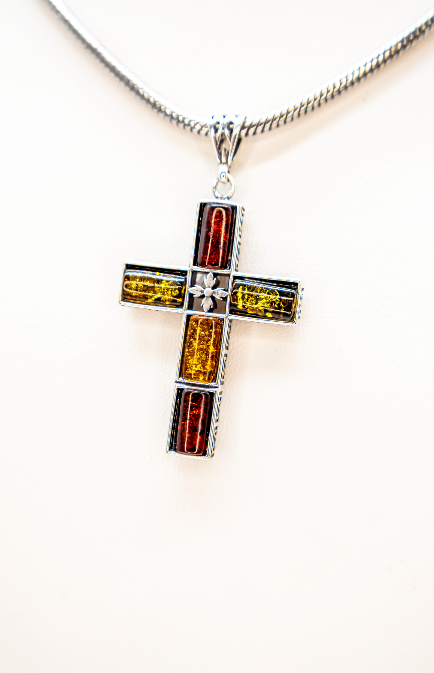 Unisex Kreuz Anhänger Silber mit Bernstein