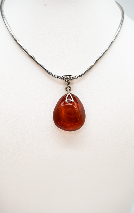 Unique amber jewelry – handmade & unique