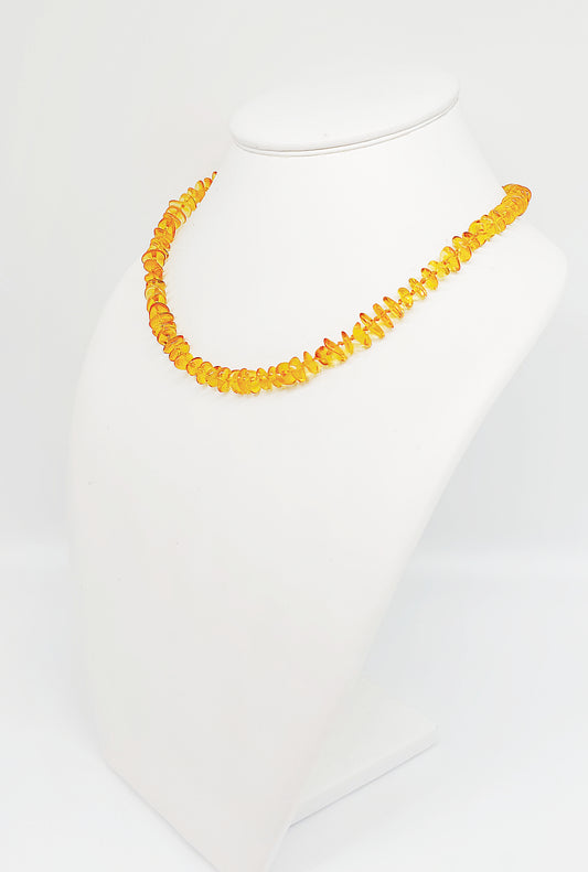 Classic amber necklace in bright yellow