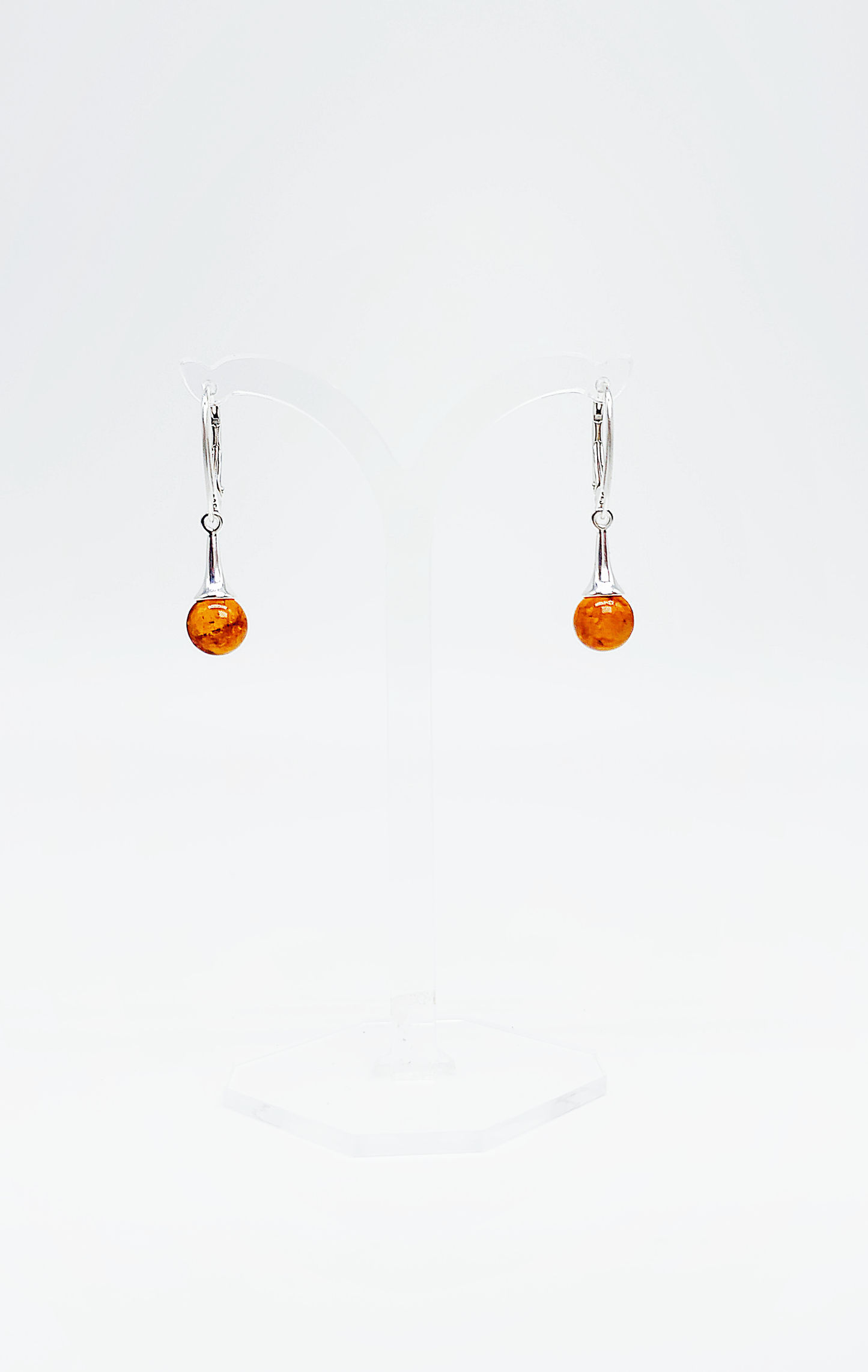 Elegant amber drop earrings made of silver