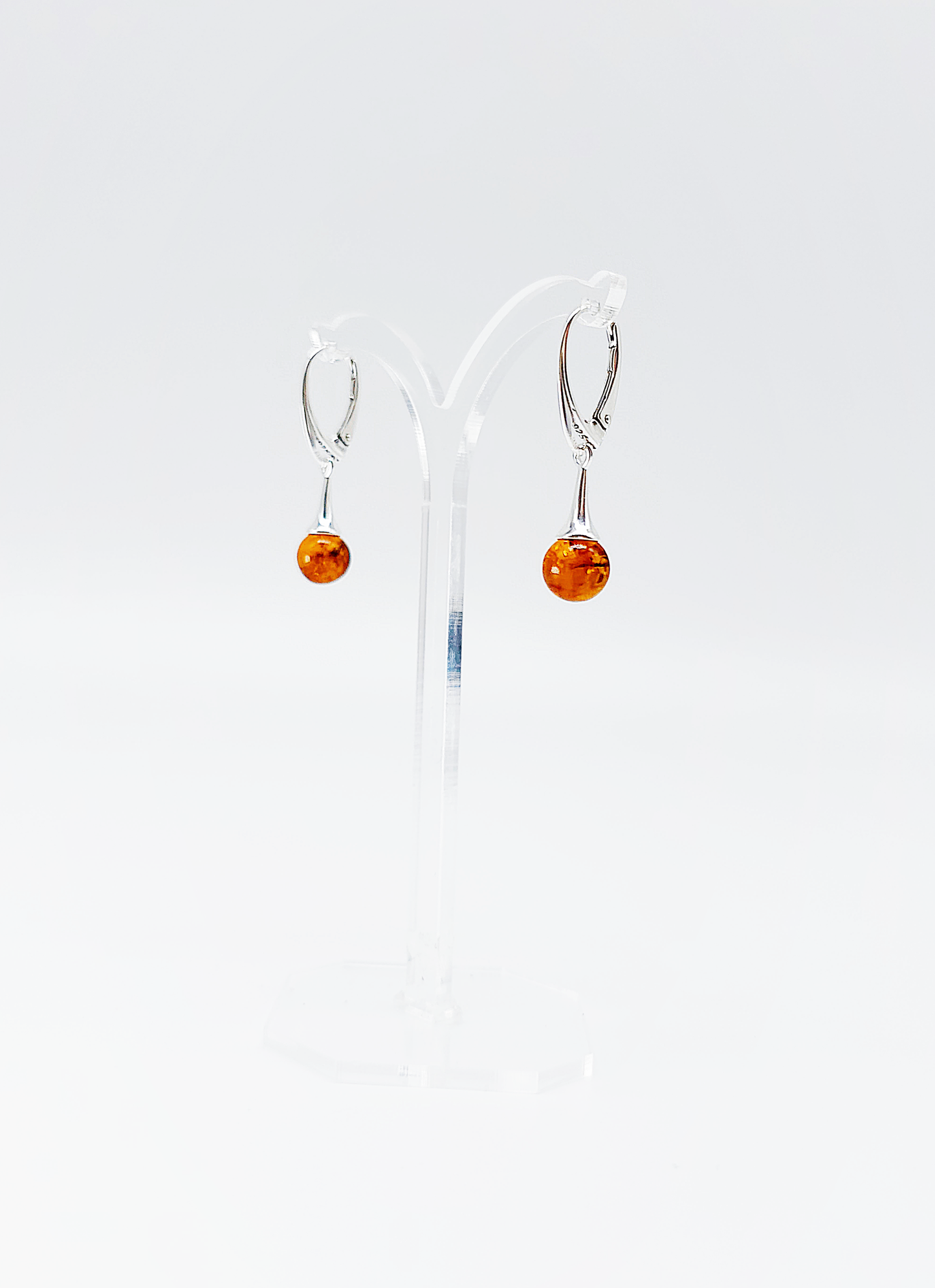 Elegant amber drop earrings made of silver