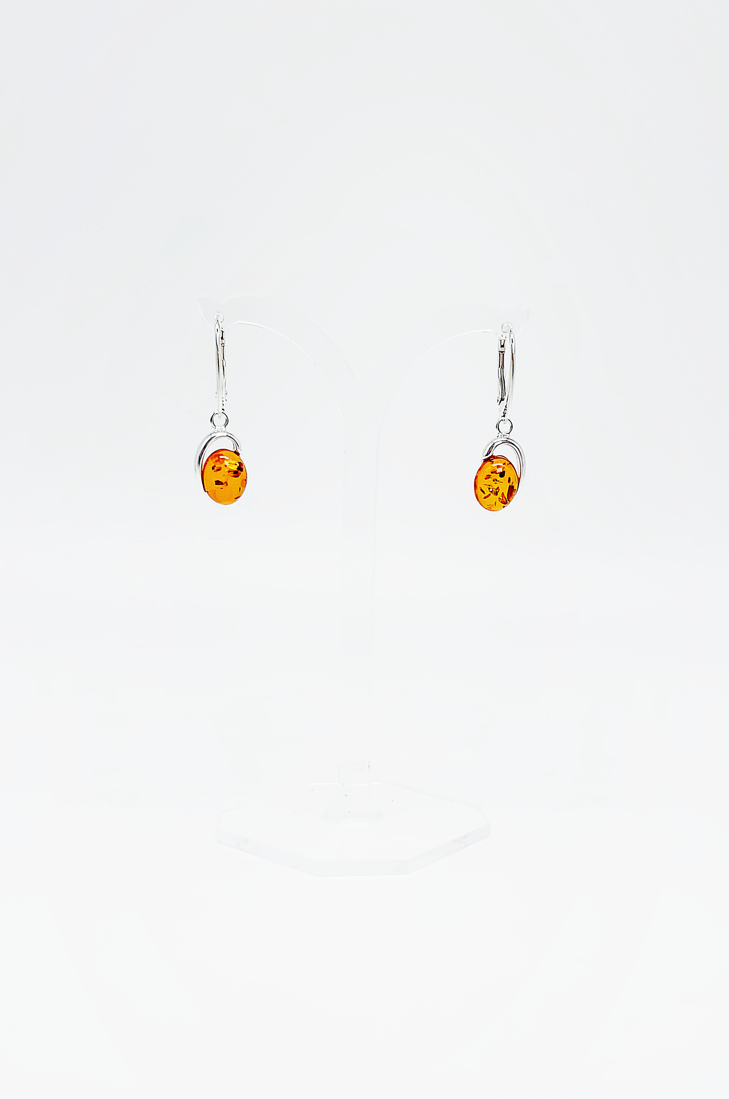 Timeless amber earrings made of silver