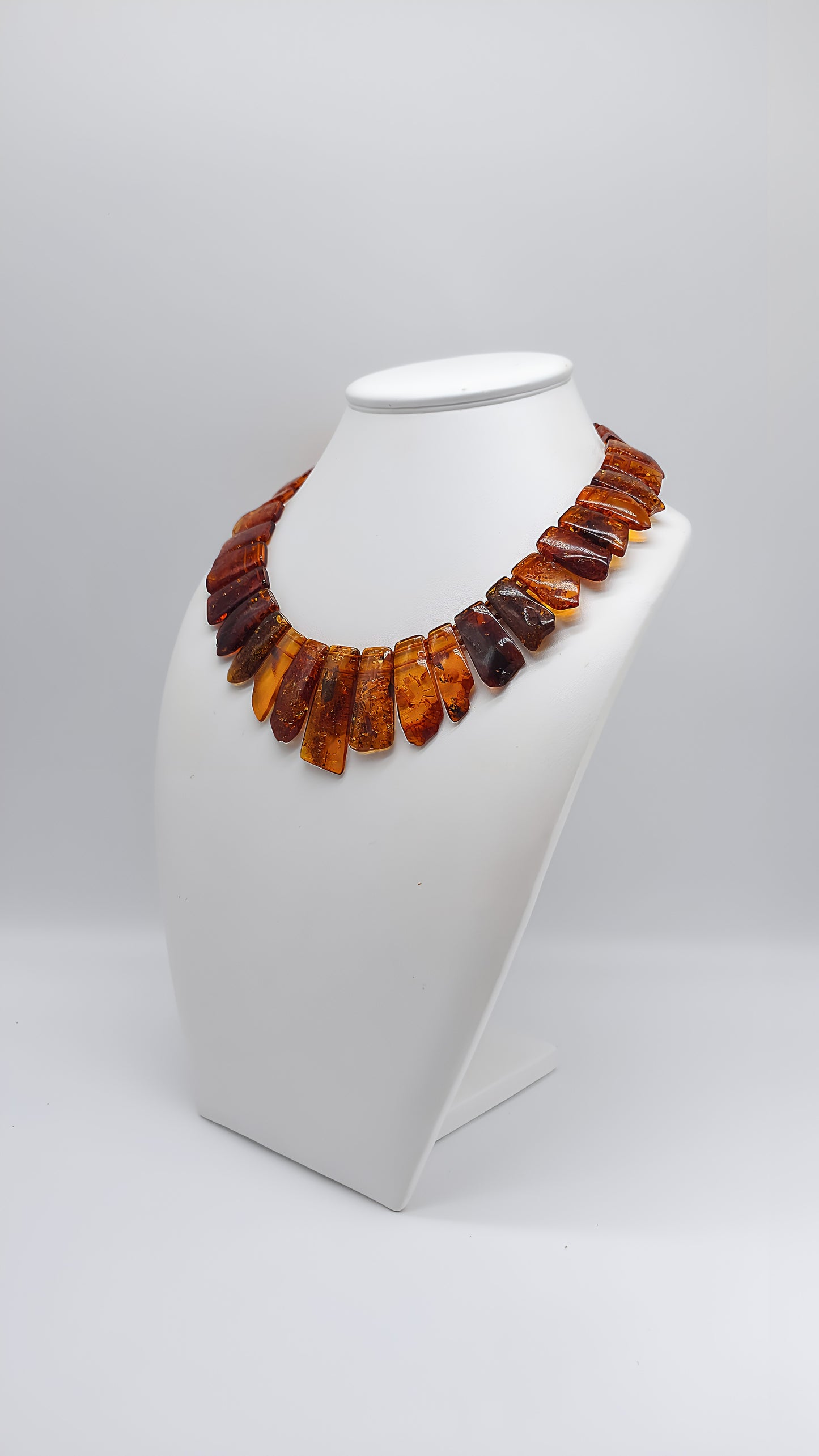 Bernsteinstrahlen: Einzigartige Collier
