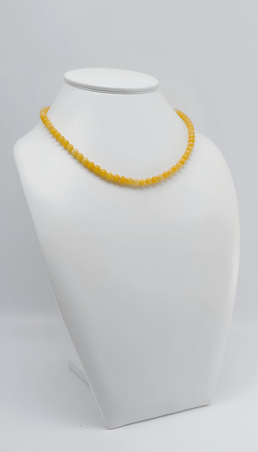 Golden Sunshine: Radiant Amber Necklace