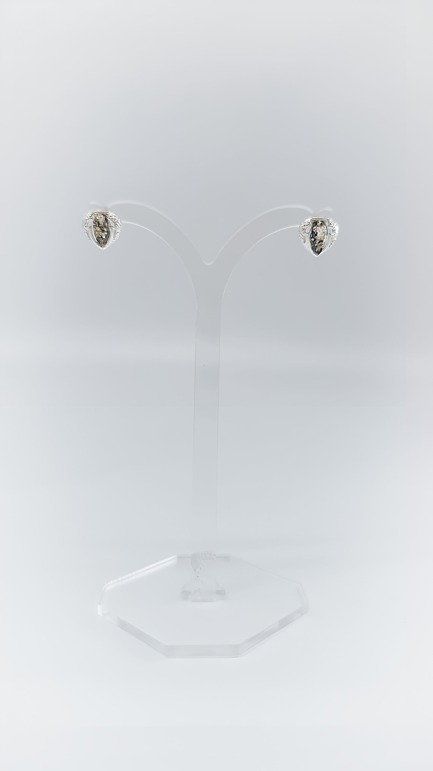 Brilliant drops of silver and amber