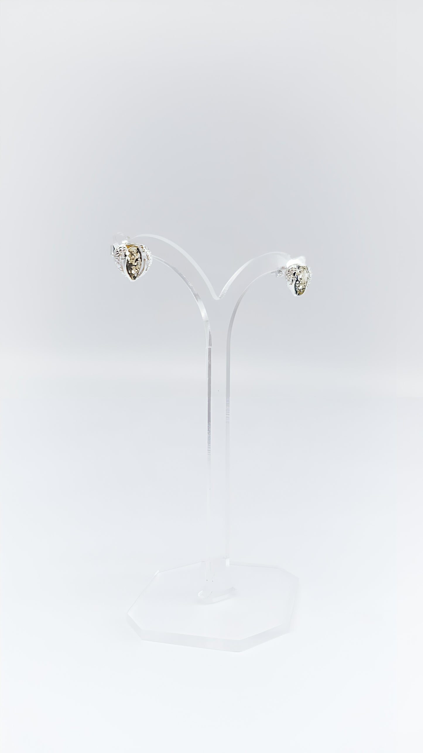 Brilliant drops of silver and amber