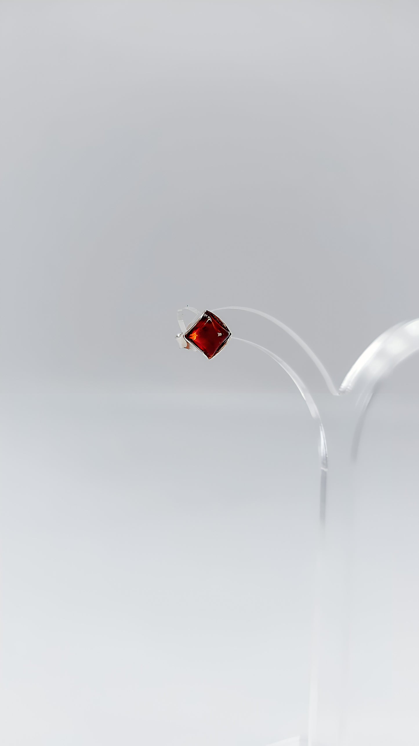 Stud earrings with warm amber – unique design