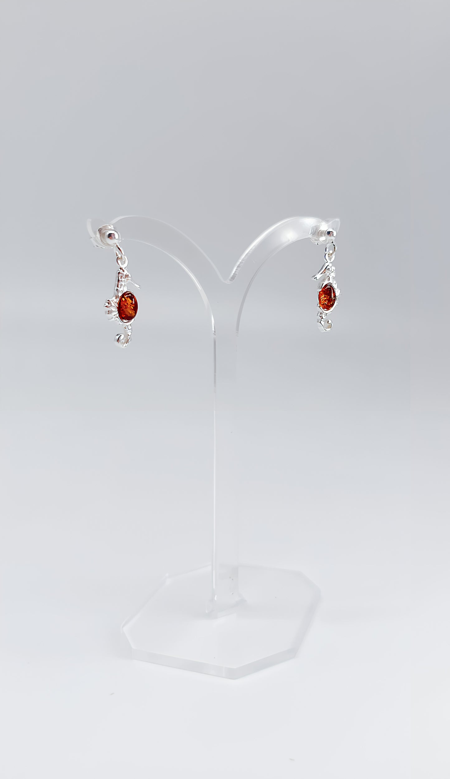 Summery lightness: amber seahorses