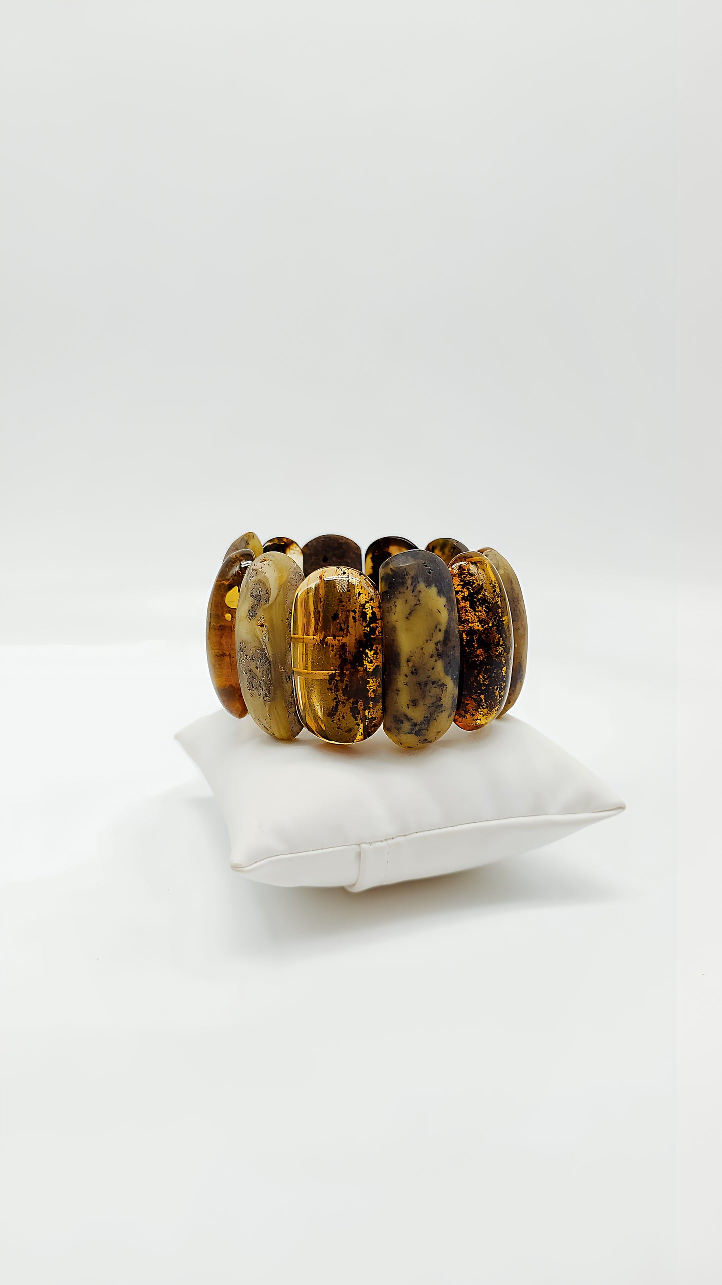 Amber splendor: A special bracelet