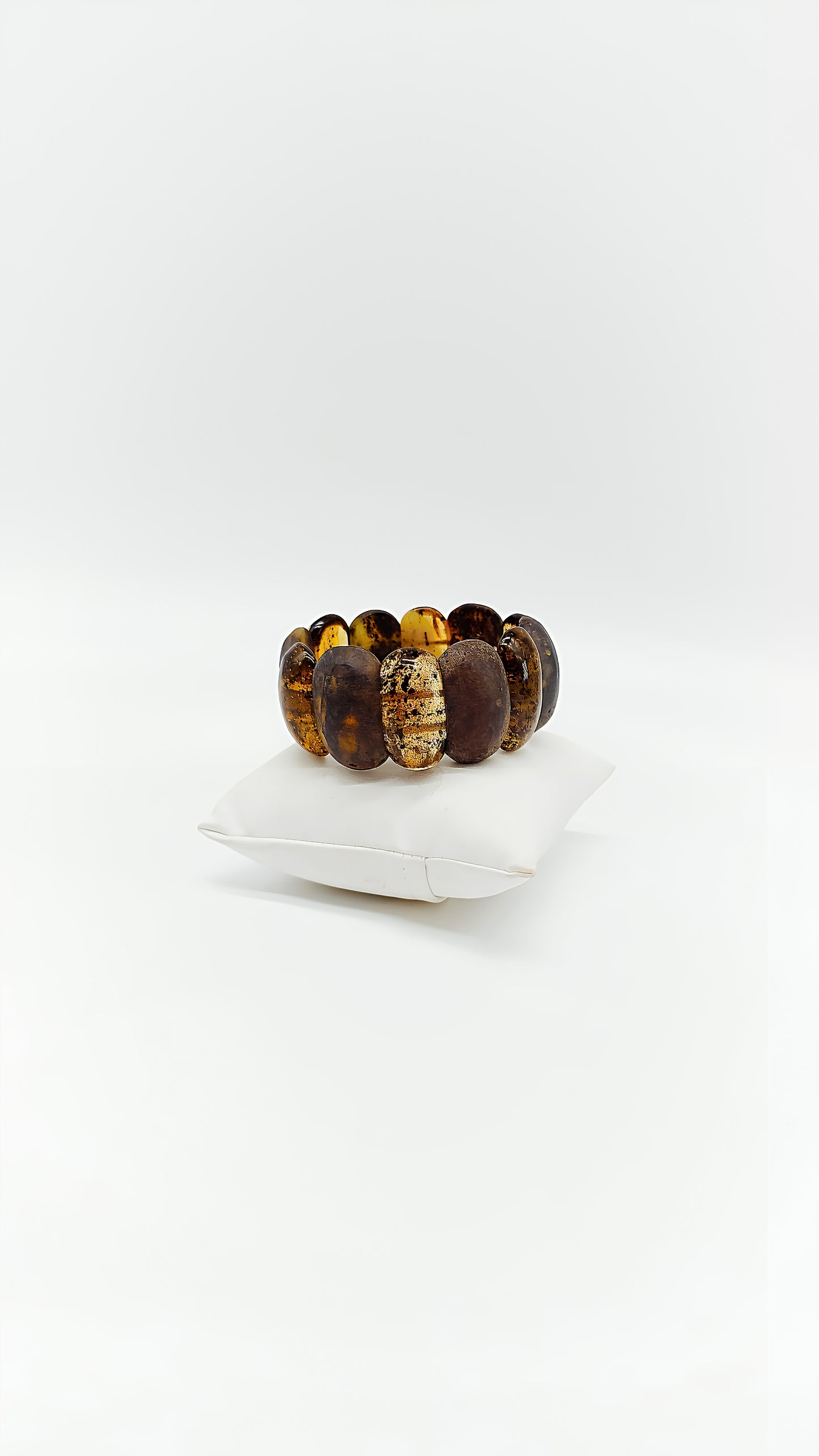 Amber bracelet, high-quality and timeless