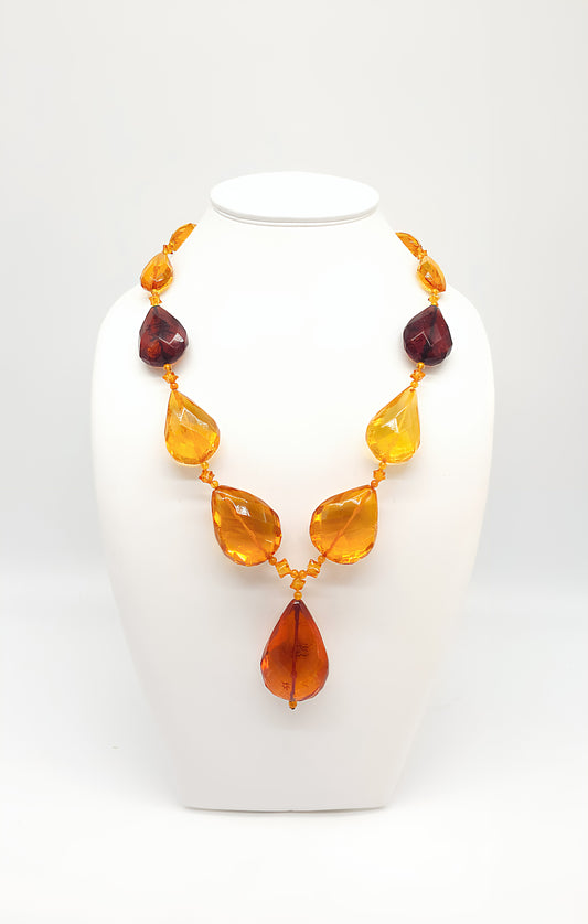 Fascinating amber drops: Uniquely beautiful in faceted cut
