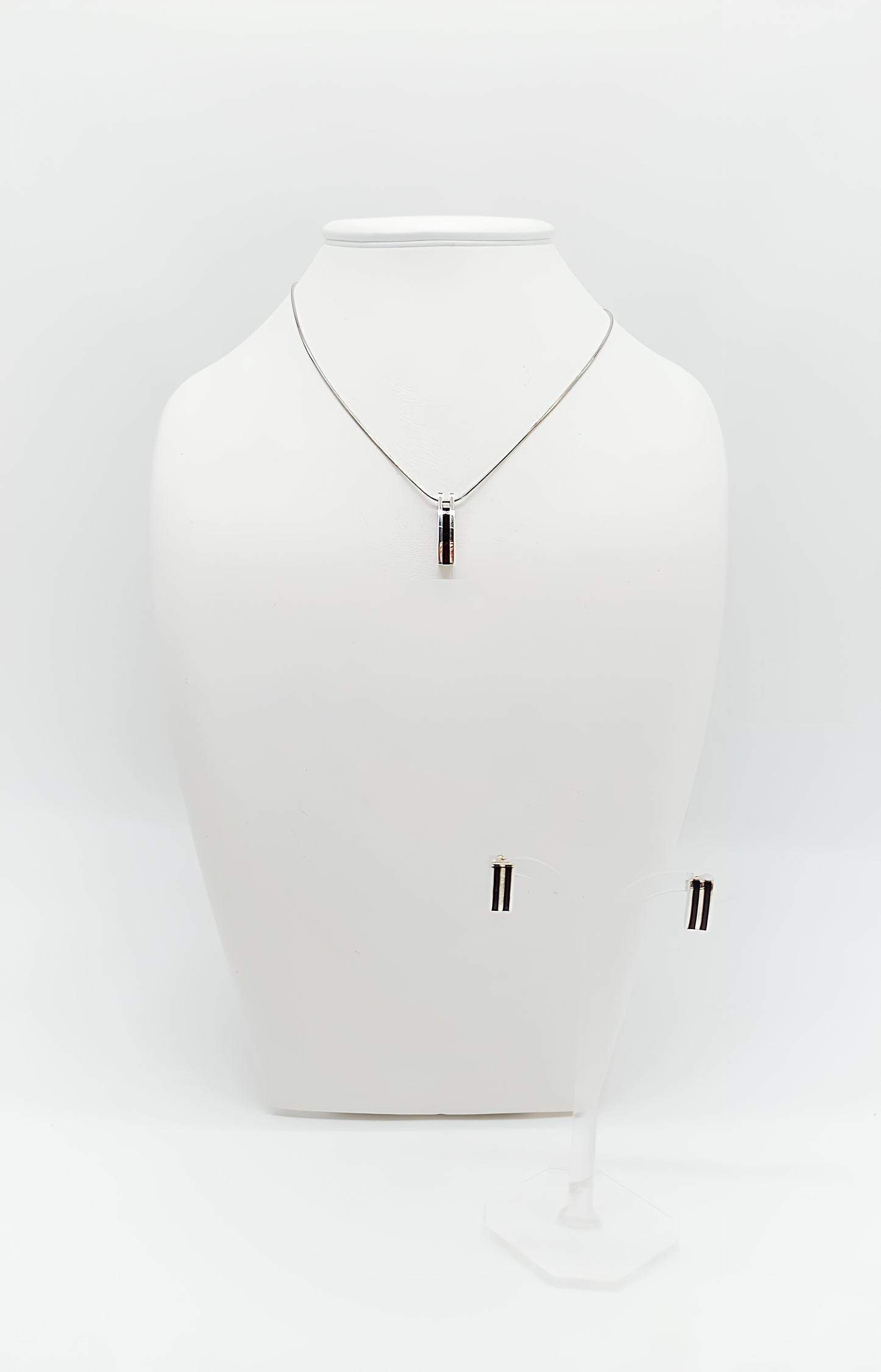 Bernstein trifft auf Stil: Elegante Ohrstecker