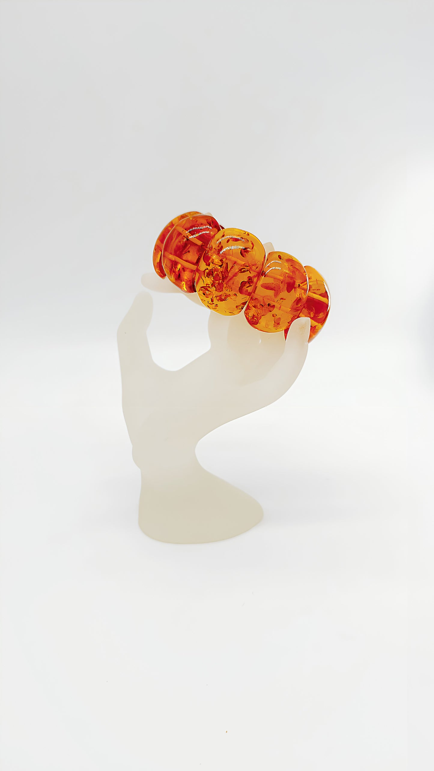 Elastic amber bracelet – comfort & style in one