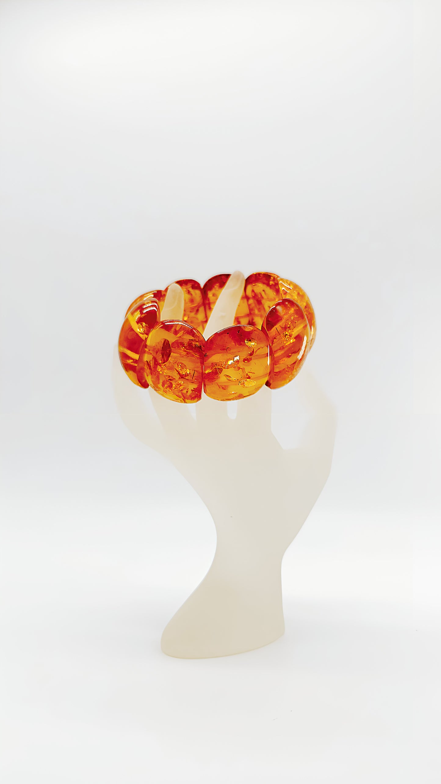 Elastic amber bracelet – comfort & style in one