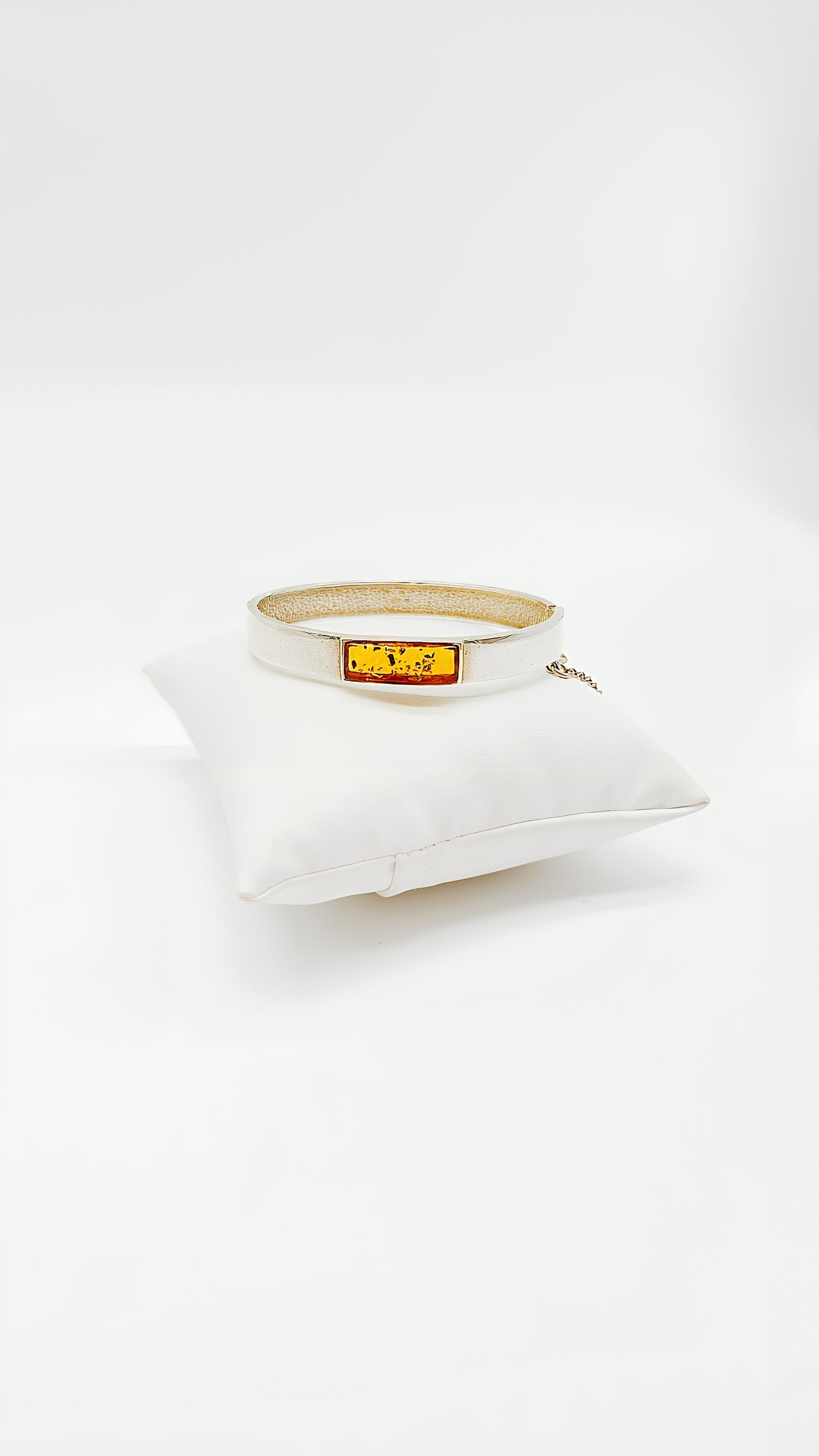 Zilveren armband met barnsteen – Een vleugje luxe