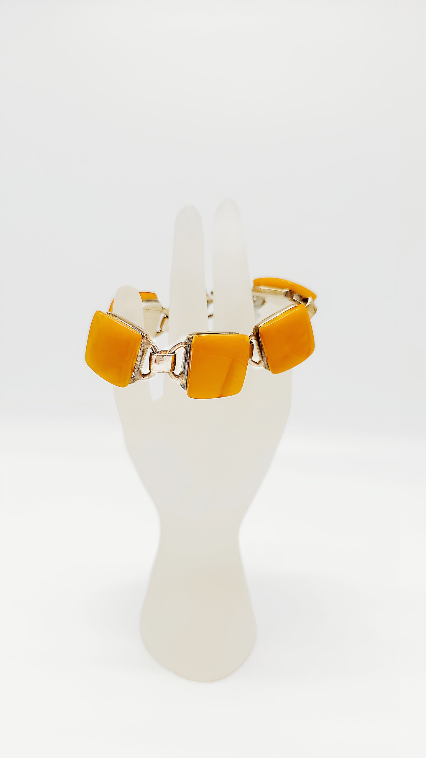 Damenarmband mit Naturbernstein – Handgefertigt