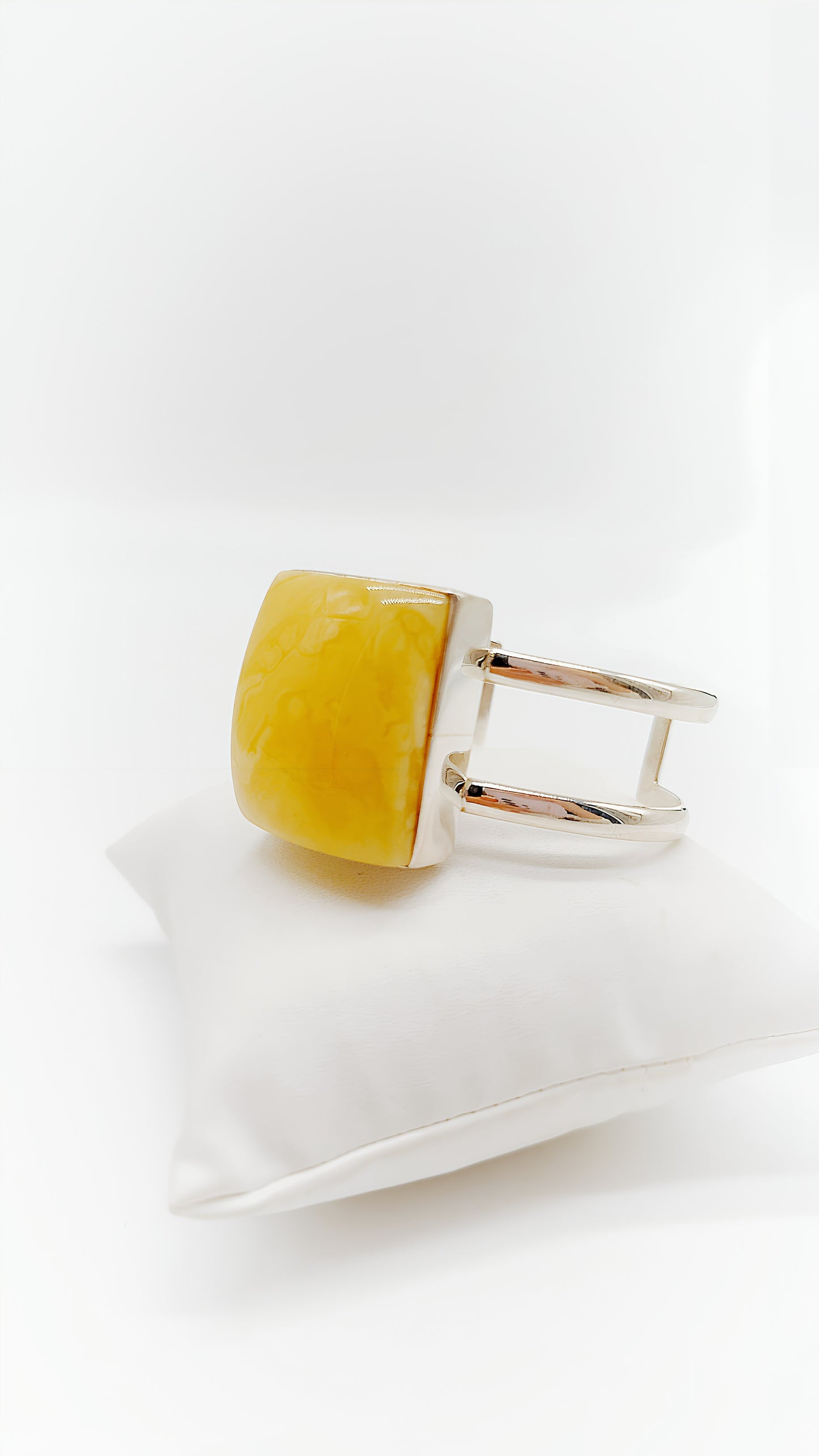 Perfect contrast: yellow amber and cool silver