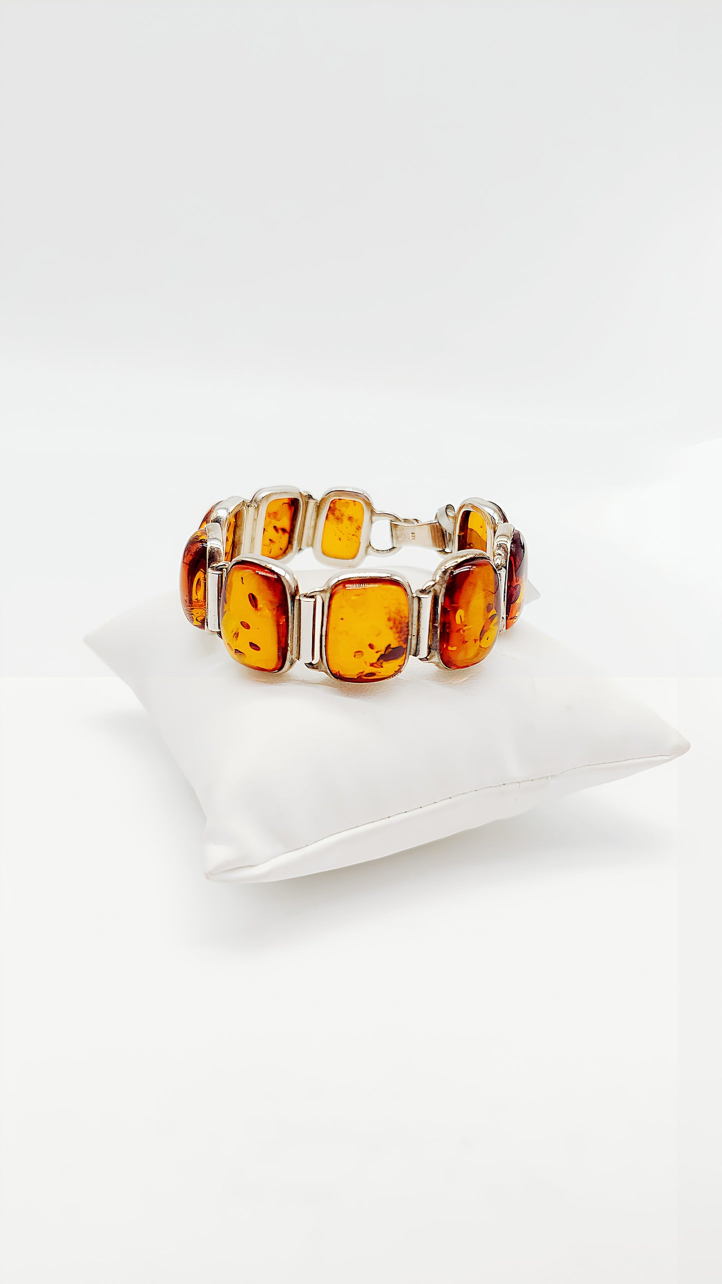 Stilvoller Bernstein-Armreif – Hochwertiger Schmuck mit Naturstein
