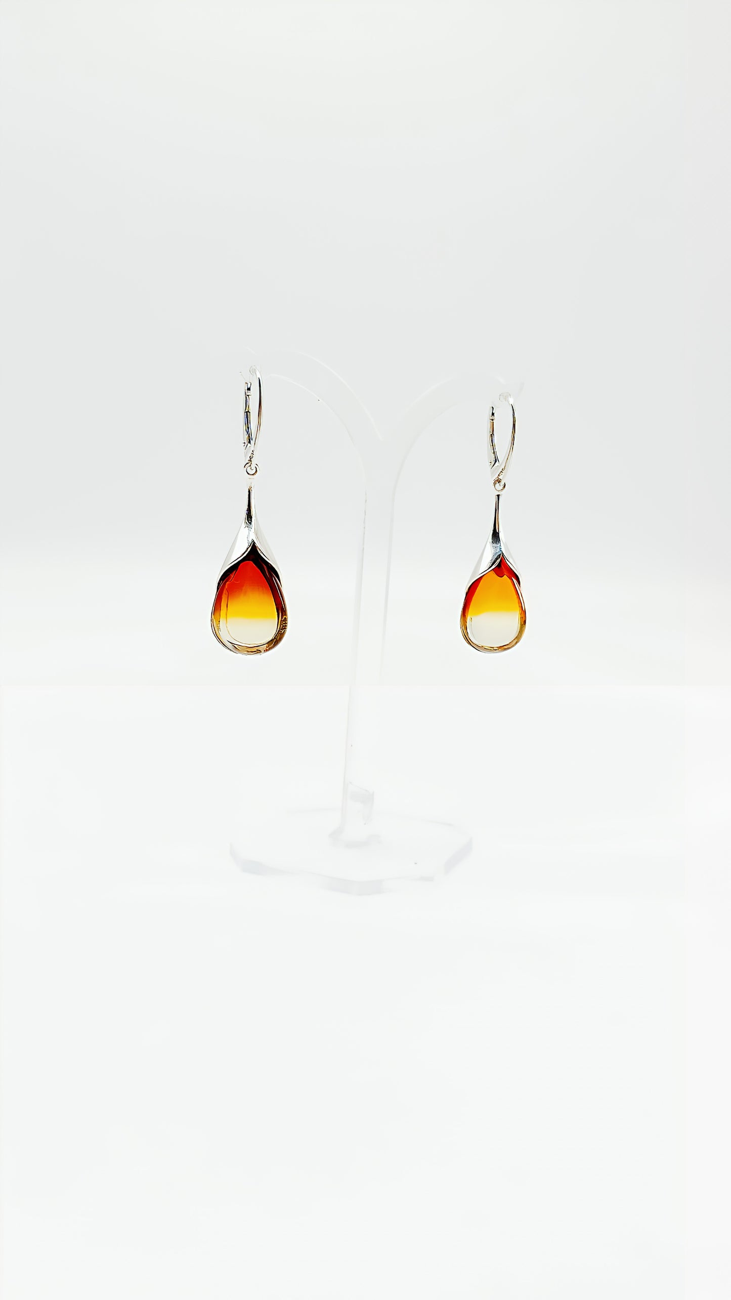 Elegant drop: earrings made of amber
