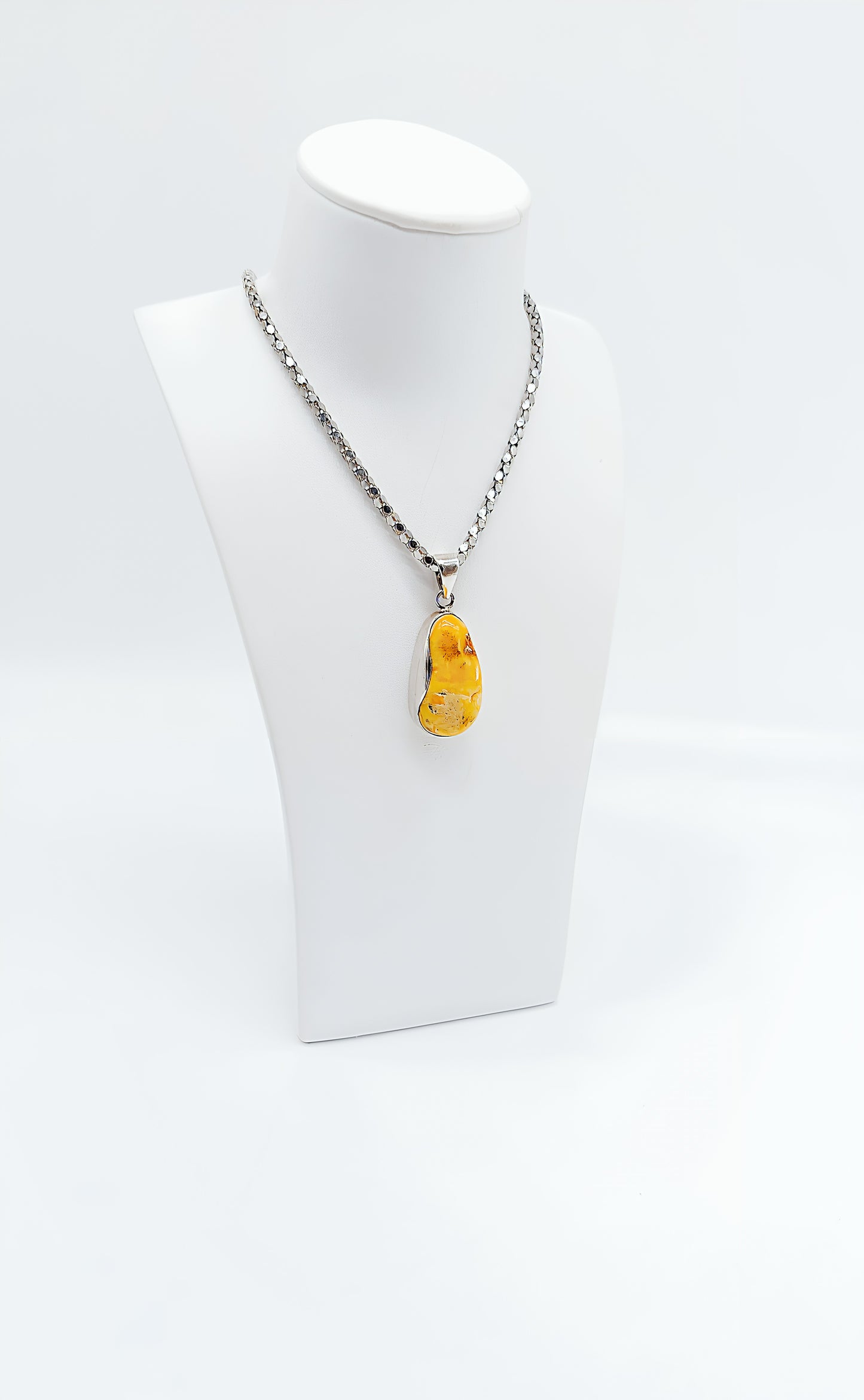 Natural beauty in a pendant: unique amber