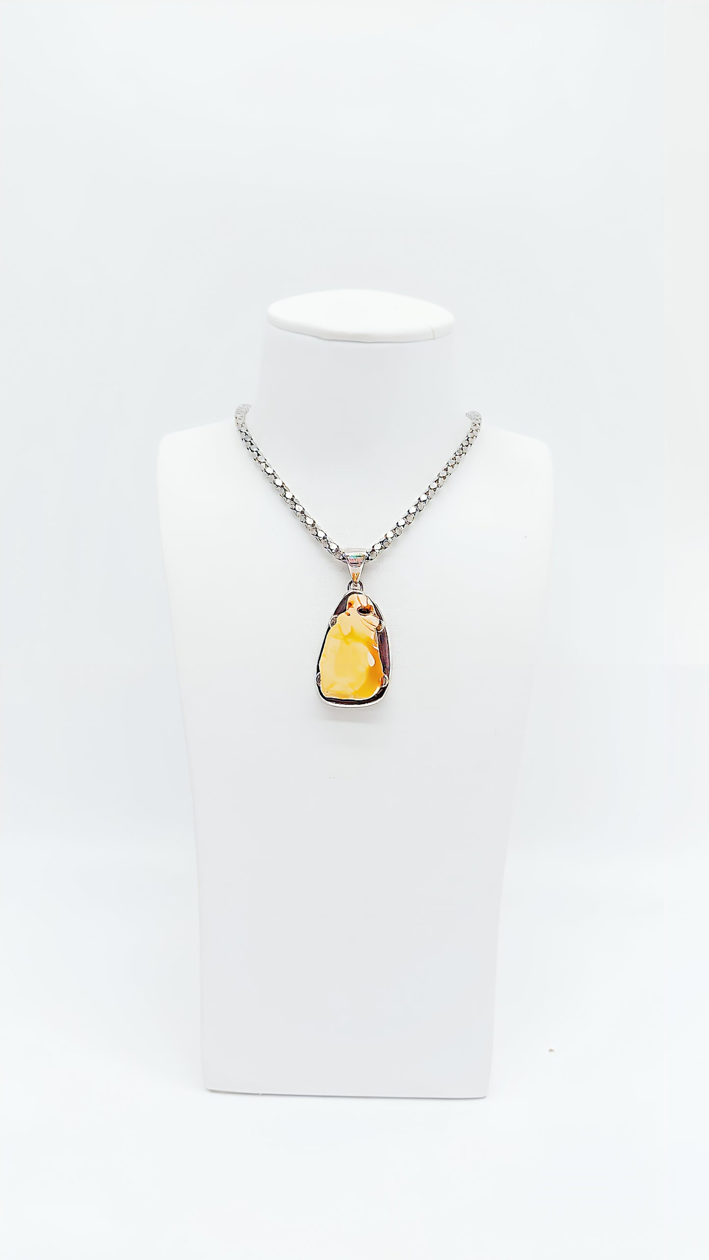 Unique amber piece for your look