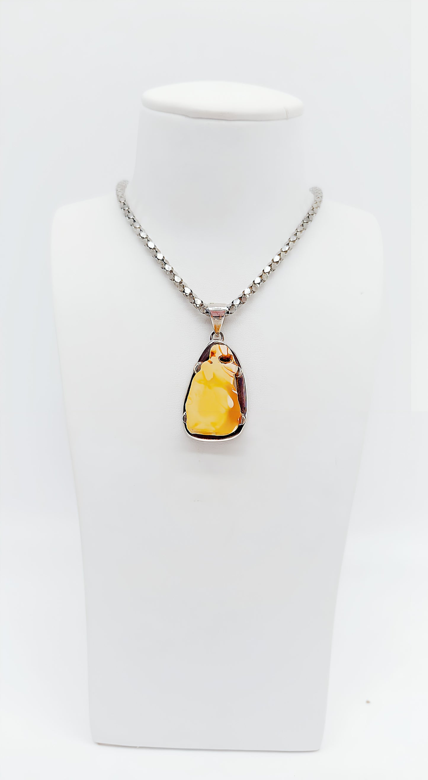 Unique amber piece for your look
