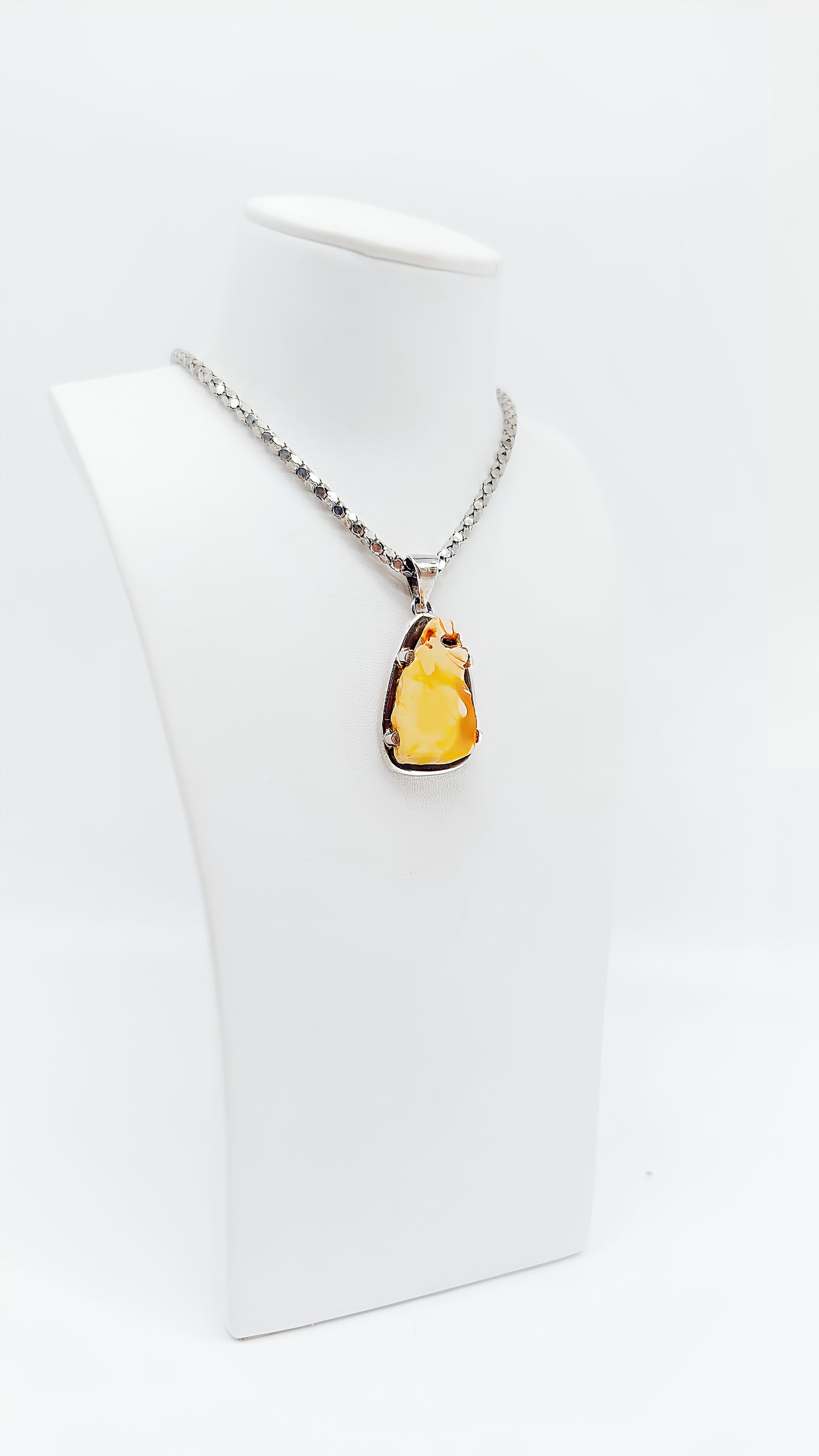 Unique amber piece for your look