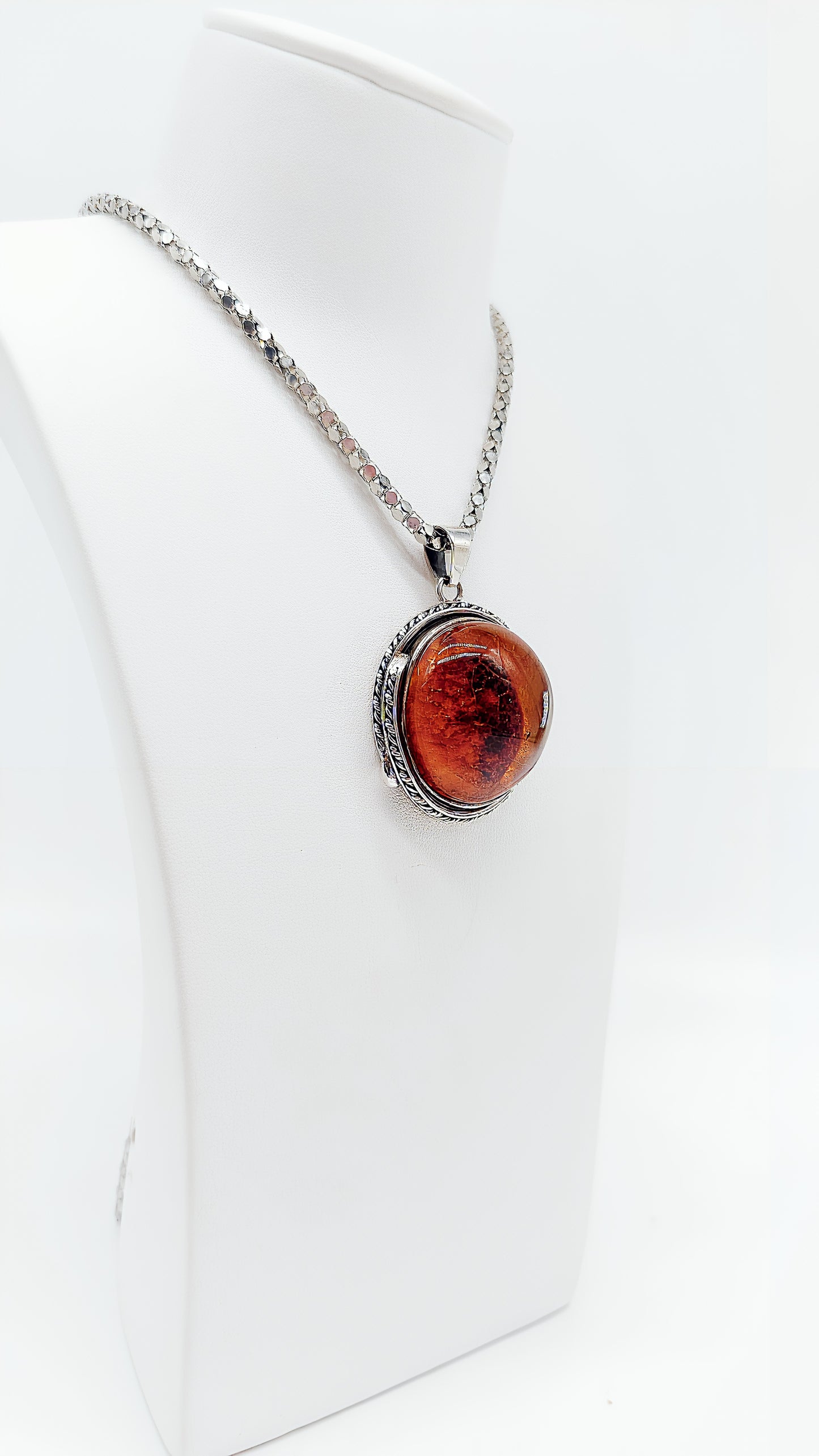 Roter Bernstein-Schmuck – Einzigartiger Anhänger aus echtem Silber