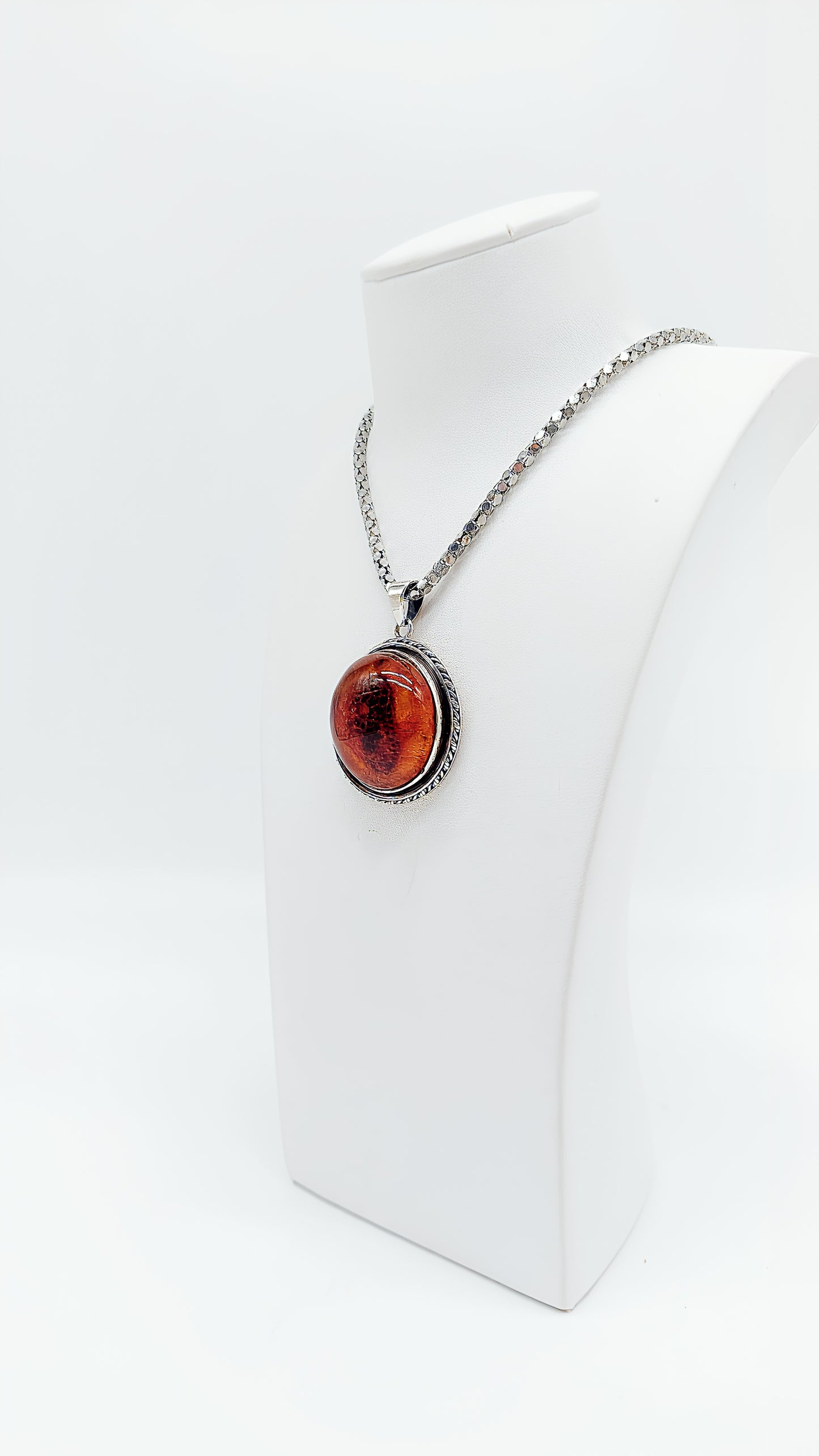 Roter Bernstein-Schmuck – Einzigartiger Anhänger aus echtem Silber
