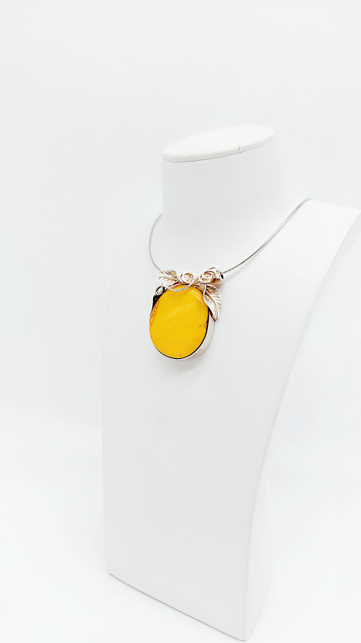 Naturinspirierter Bernstein-Anhänger – 925 Silber mit Blattdesign