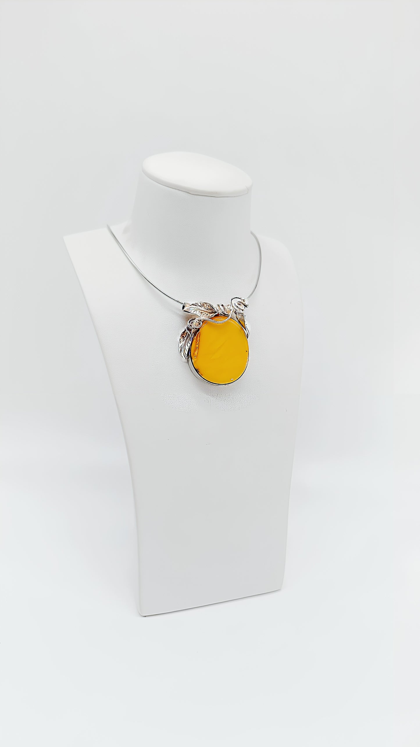 Naturinspirierter Bernstein-Anhänger – 925 Silber mit Blattdesign