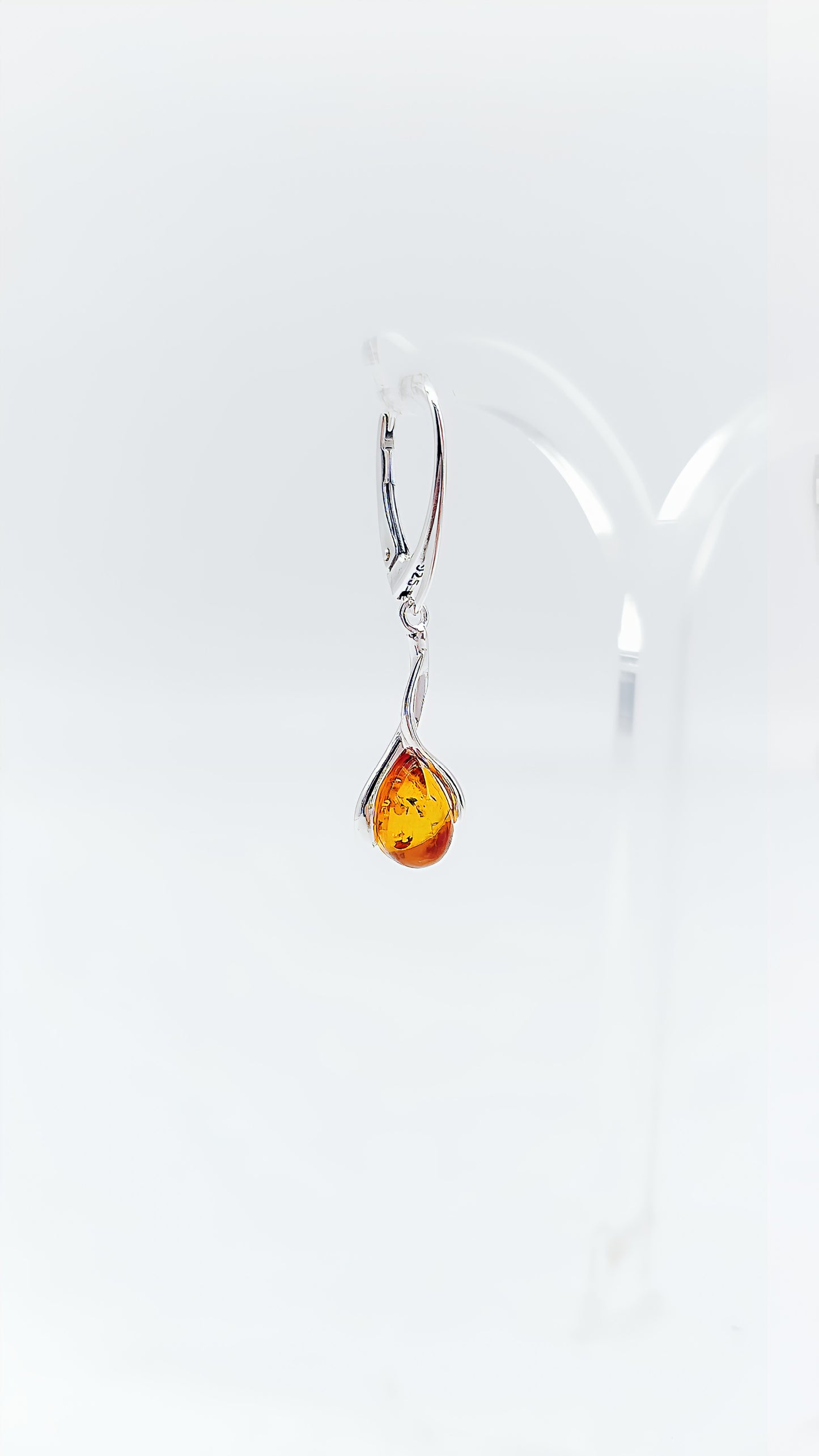 Schmuck für Damen – Bernstein-Ohrringe in edler Tropfenform