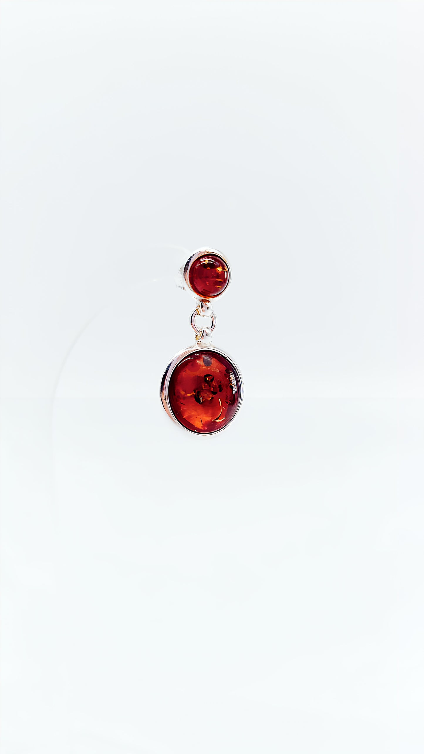 Amber beauty: earrings for special moments